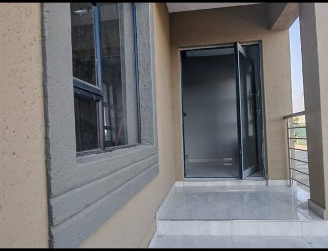 4 BEDROOM HOUSE FOR SALE IN STERPARK